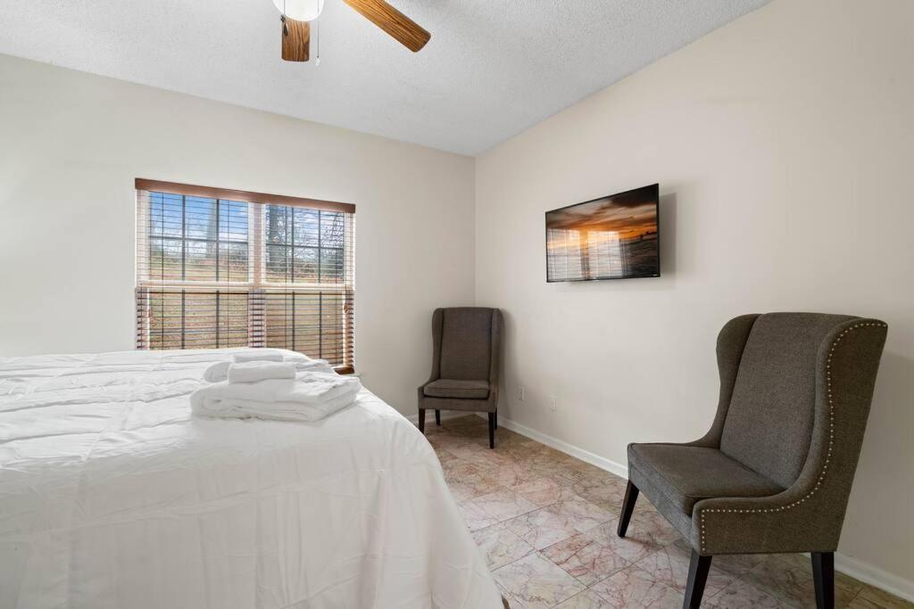 Cozy 4B 2 5B University Home King Beds Jacuzzi Charlotte Extérieur photo
