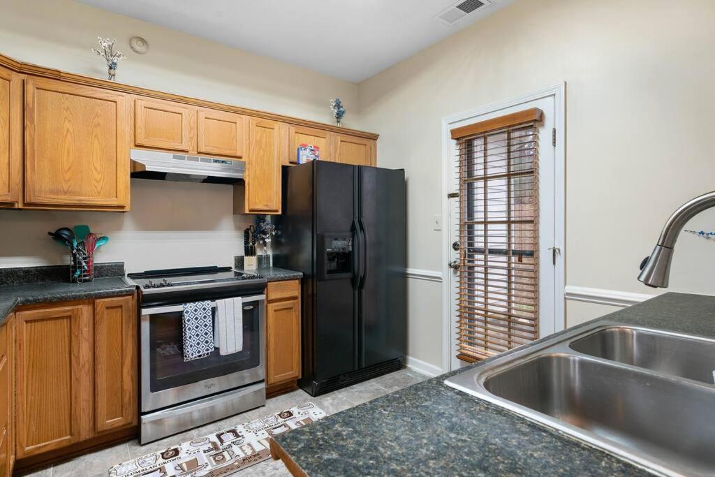 Cozy 4B 2 5B University Home King Beds Jacuzzi Charlotte Extérieur photo