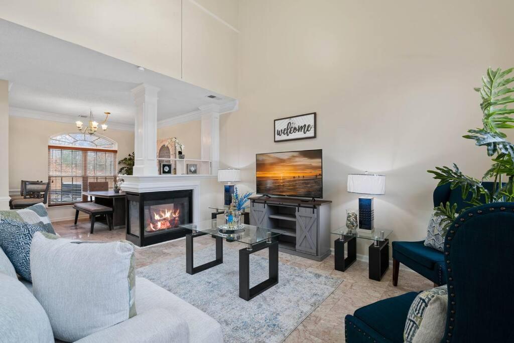 Cozy 4B 2 5B University Home King Beds Jacuzzi Charlotte Extérieur photo