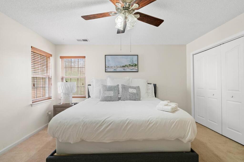Cozy 4B 2 5B University Home King Beds Jacuzzi Charlotte Extérieur photo